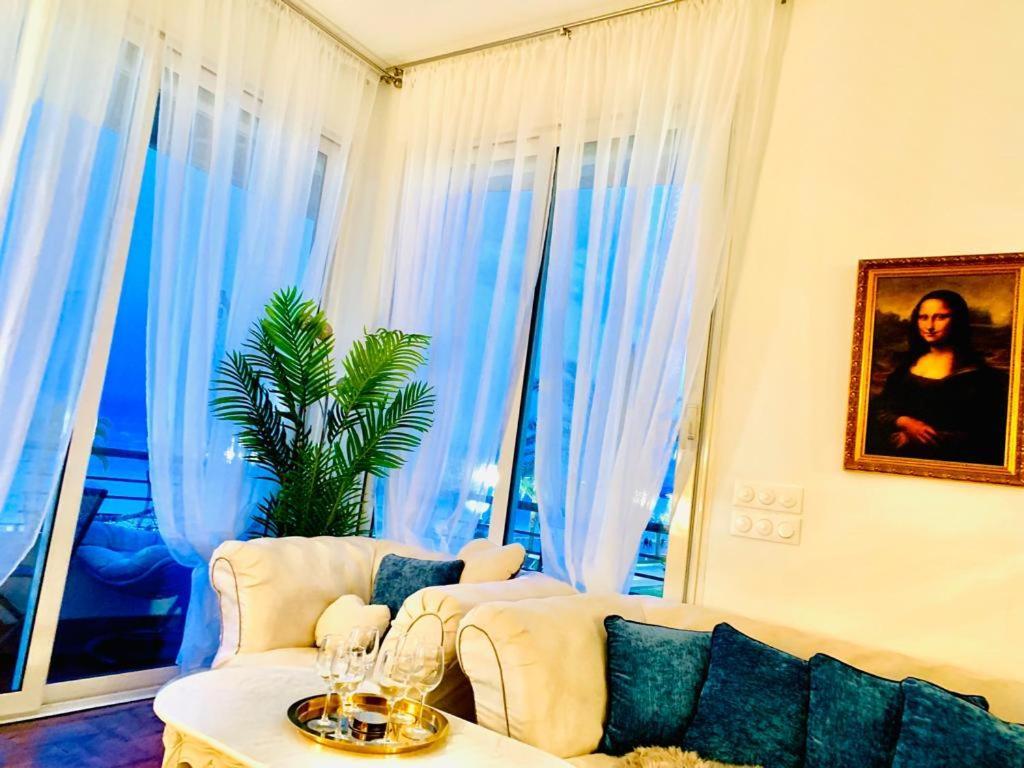 Endless Stunning Mediterranean Sea Views Promenade Des Anglais Nice Bagian luar foto