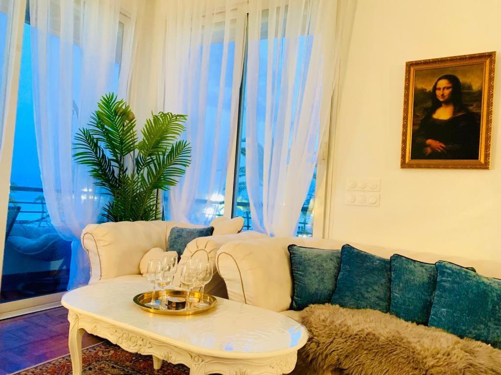 Endless Stunning Mediterranean Sea Views Promenade Des Anglais Nice Bagian luar foto